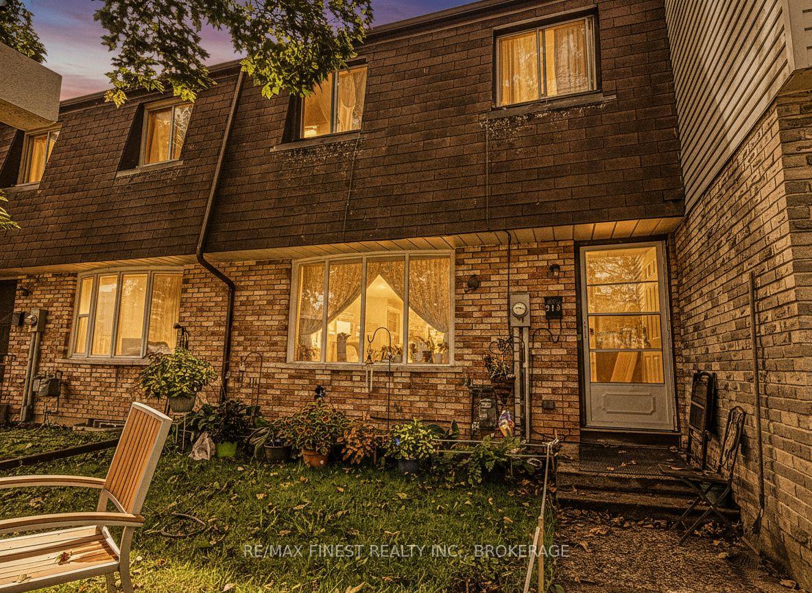 913 Oakview Avenue, Kingston, ON, exterior