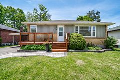 7 Oakley Park Square, Barrie, ON, exterior