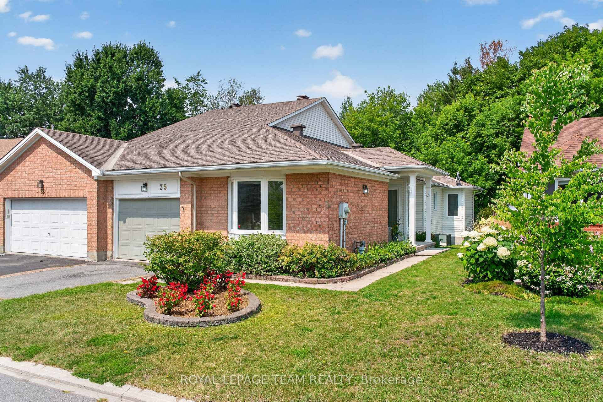 35 Billingham Crescent, Kanata, ON, exterior