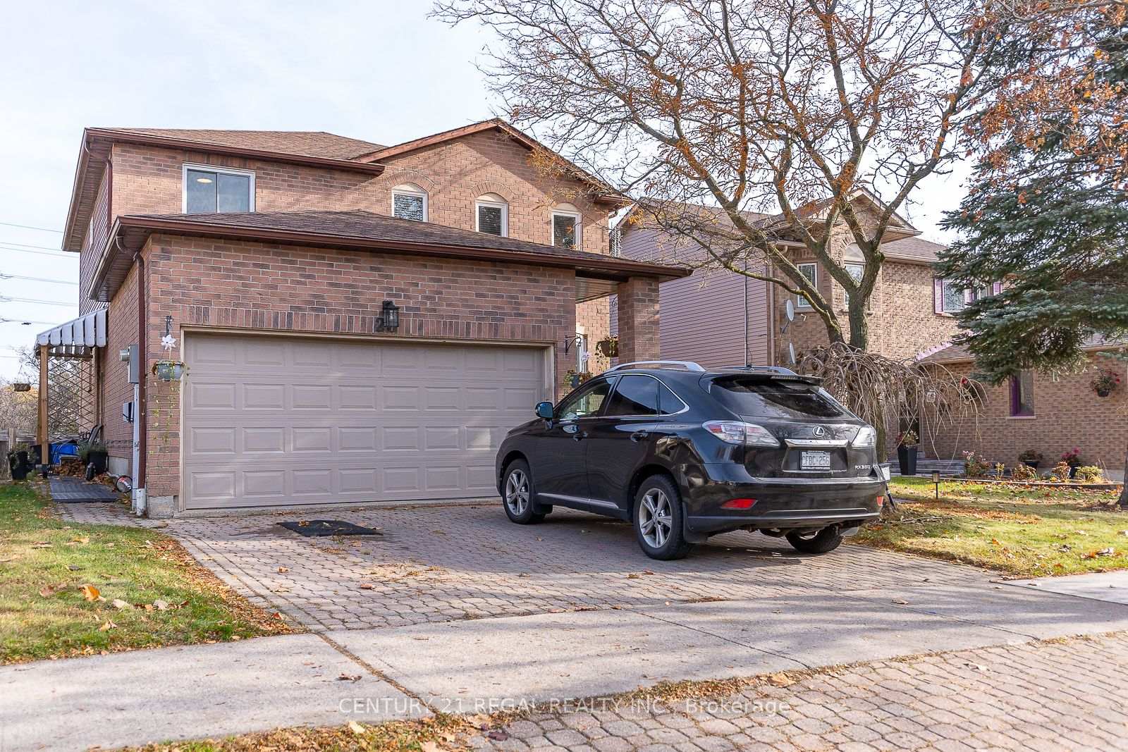 28 Upland Drive, Whitby, ON, exterior