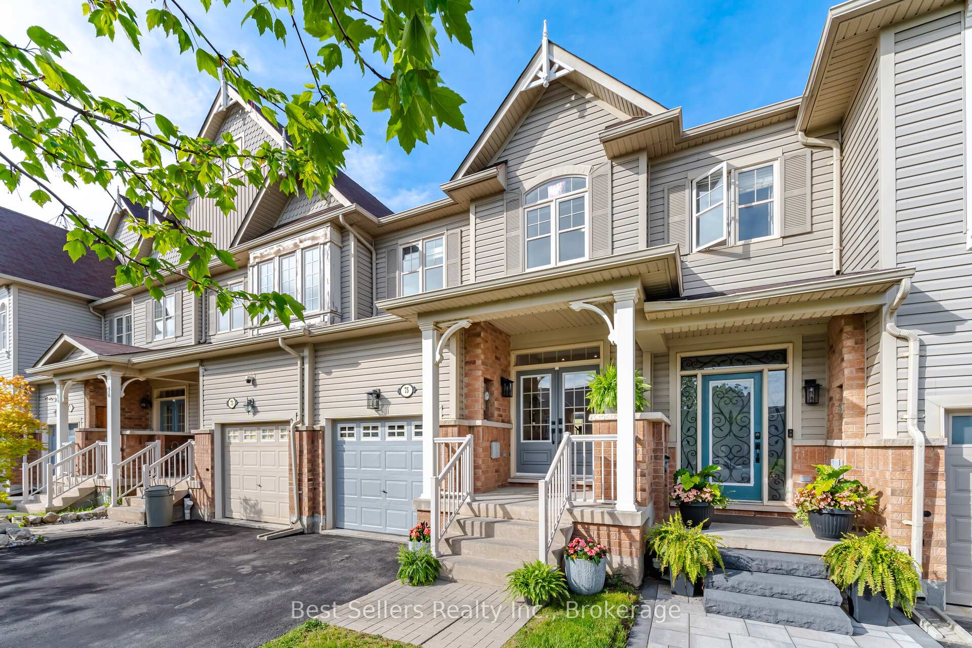 75 Cathedral Court, Hamilton, ON, exterior