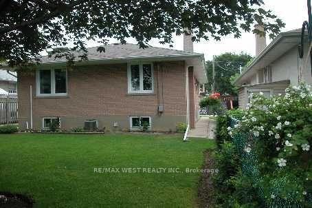 26 Nipissing Drive, Toronto W08, ON, exterior