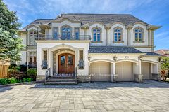 56 Winchester Lane, Richmond Hill, ON, exterior