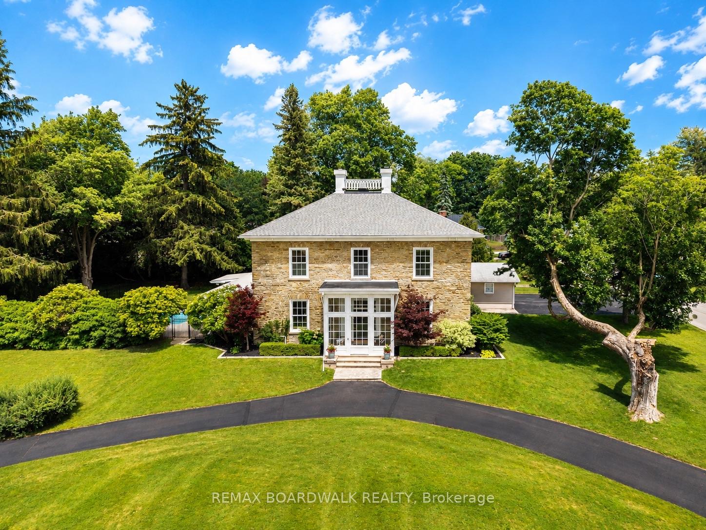 55 Cochrane Drive, Brockville, ON, exterior