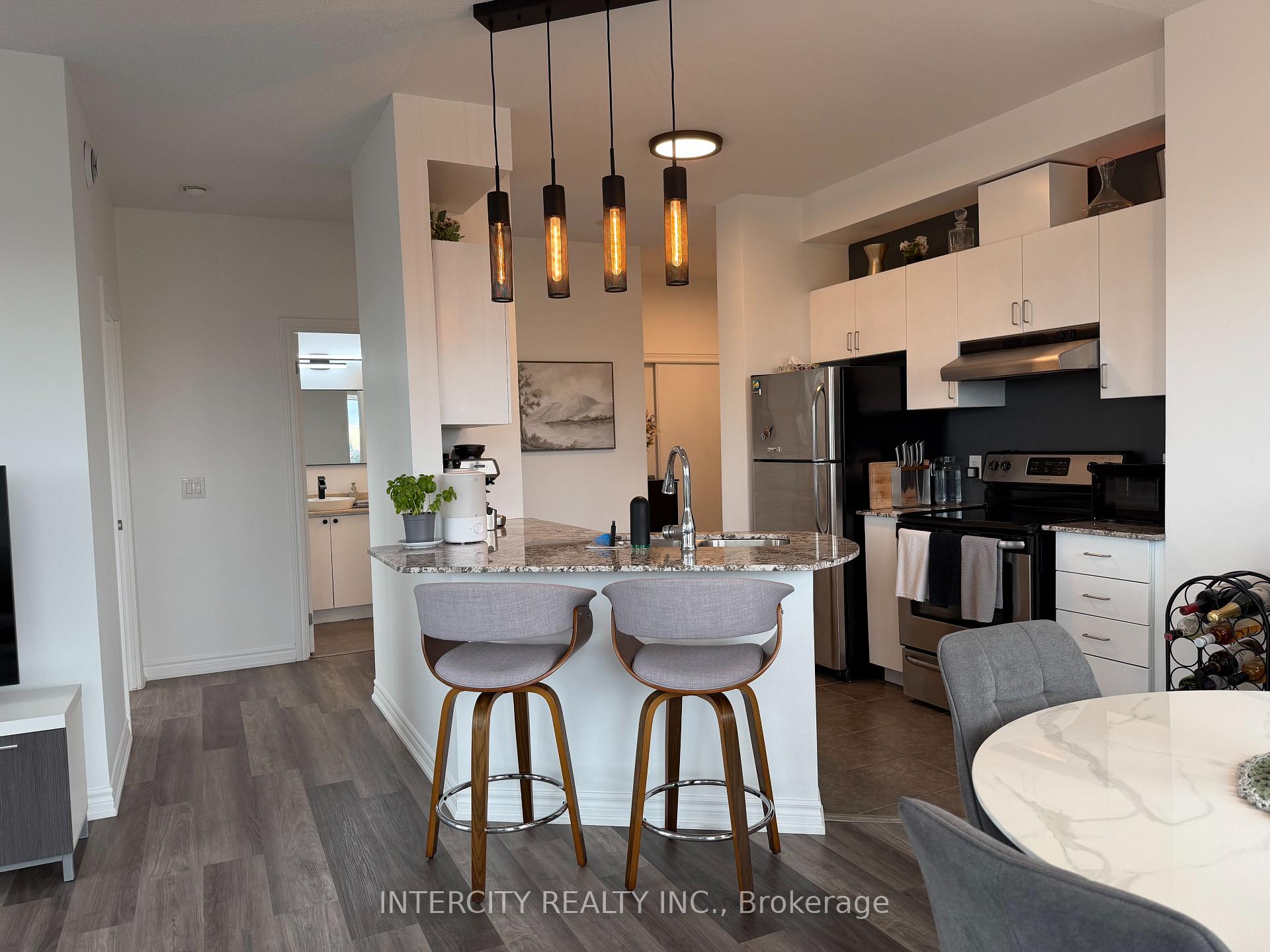 802 - 7730 Kipling Avenue, Vaughan, ON, exterior