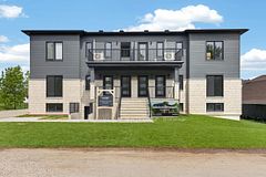 100 WELLAND Street, Perth, ON, exterior