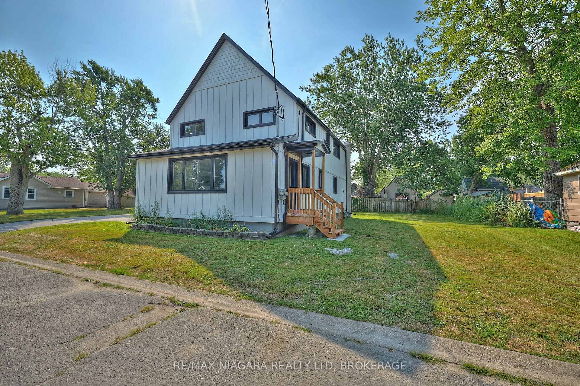 Lower - 19 Maccabee Avenue, Fort Erie, ON, exterior