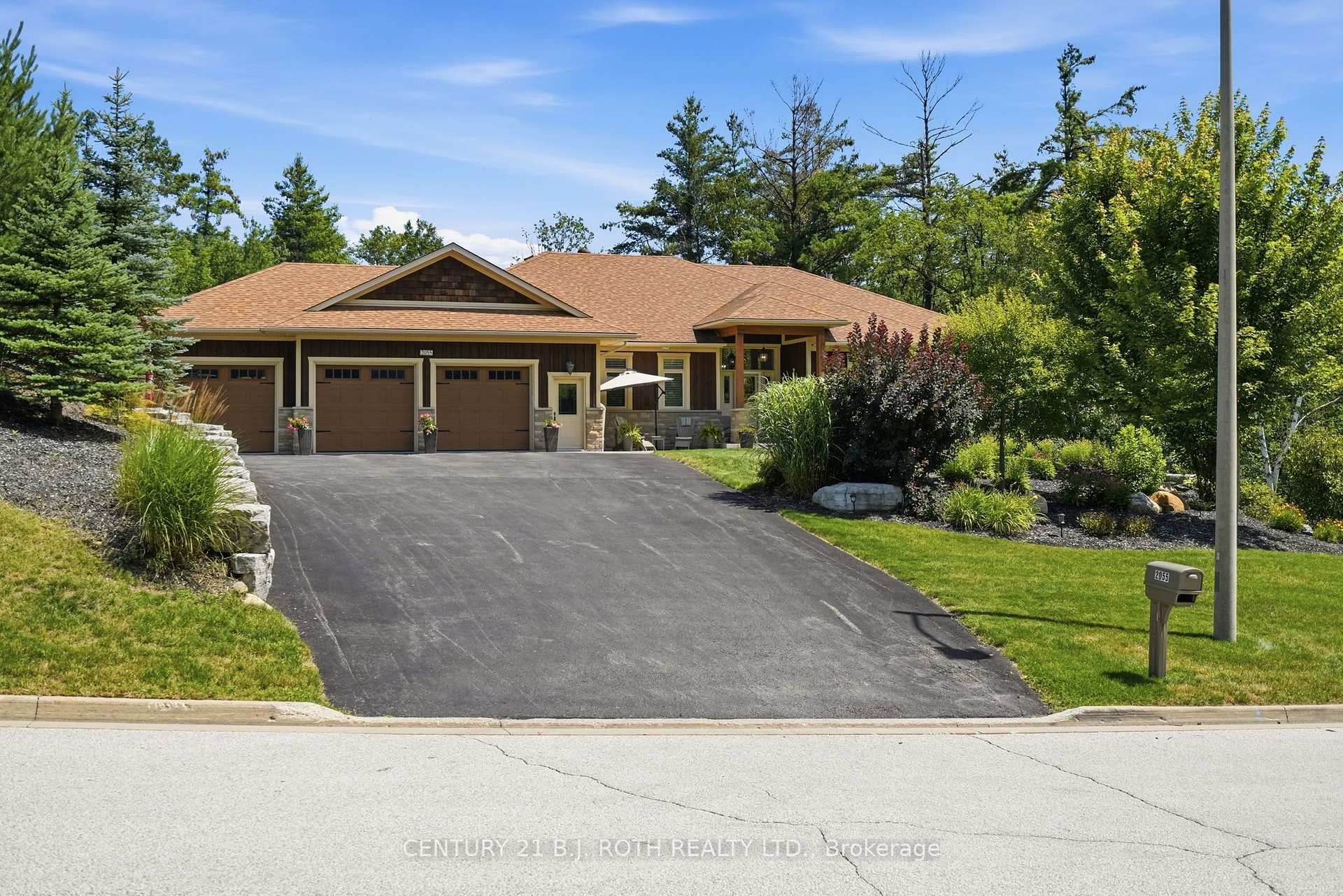 2055 Forest Valley Drive, Innisfil, ON, exterior