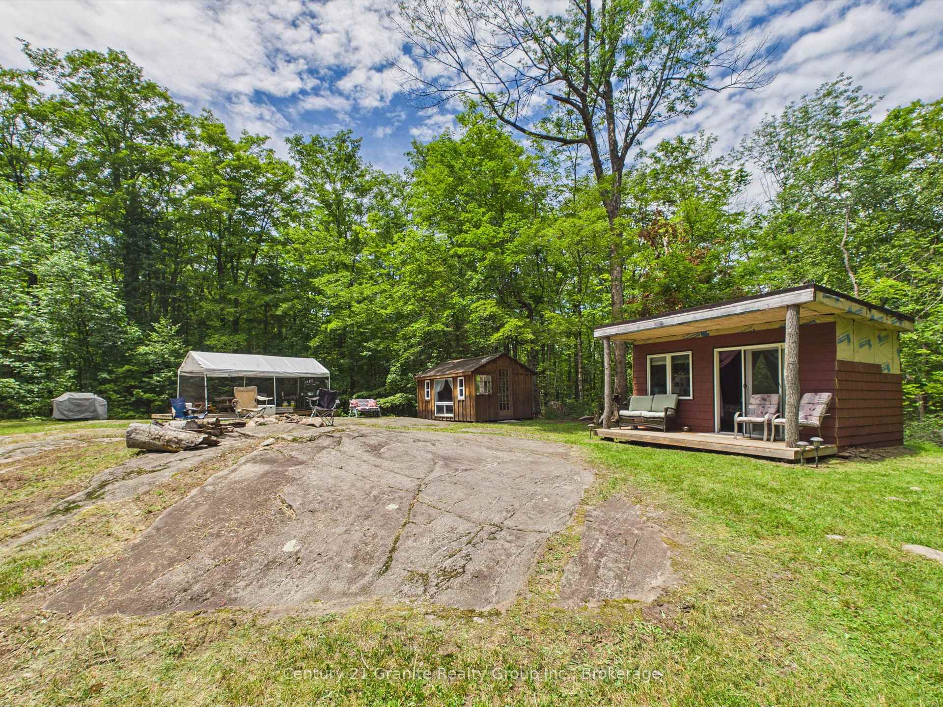 000 South Lake Road, Minden Hills, ON, exterior