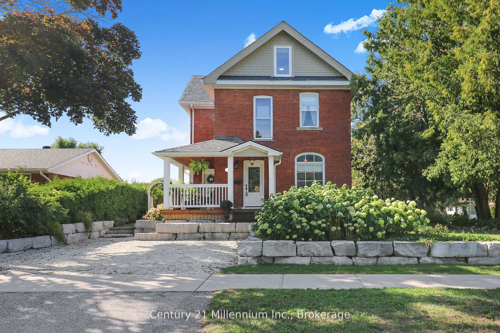 439 Birch Street, Collingwood, ON, exterior