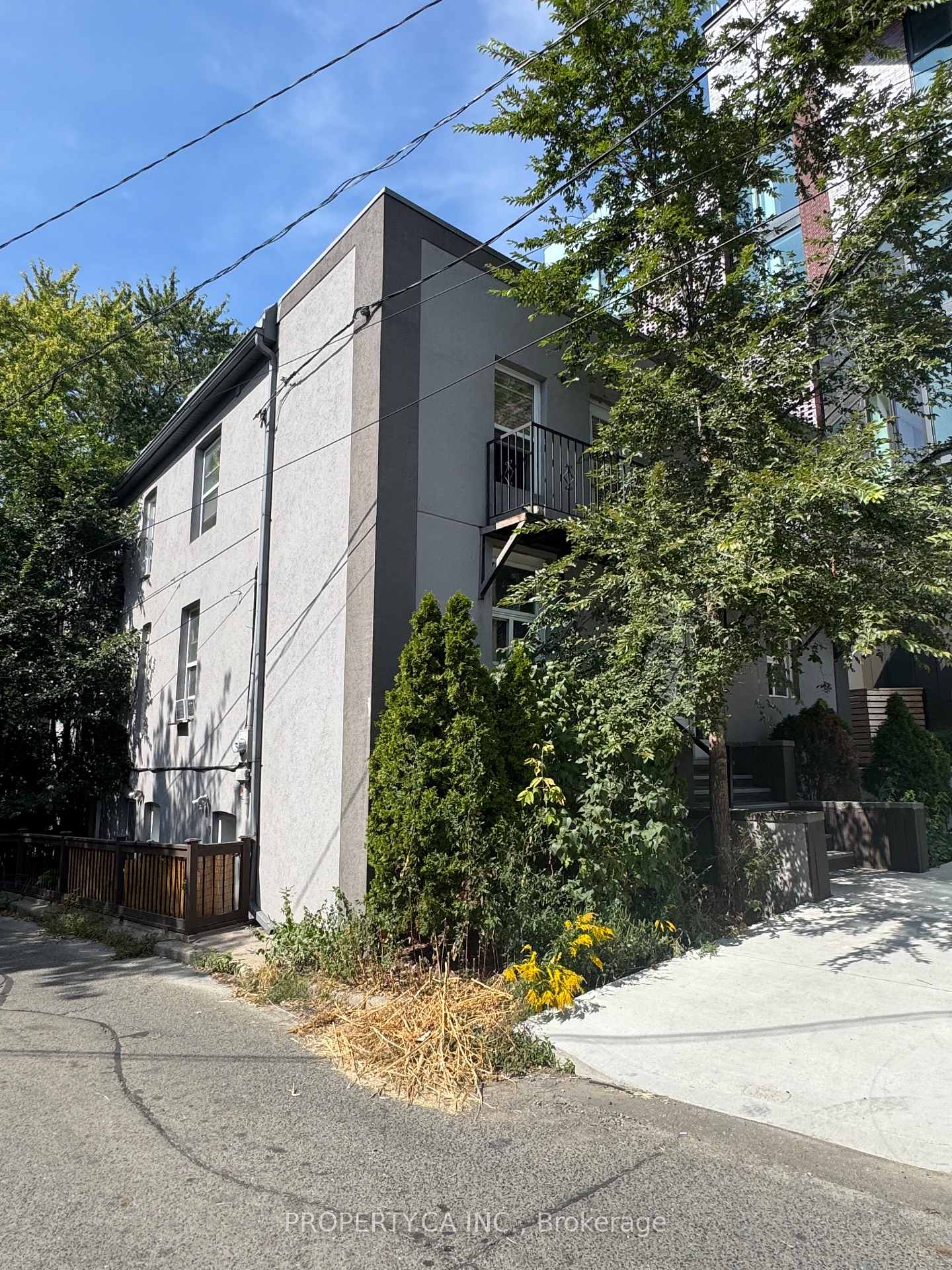 22 Brad Street, Toronto W02, ON, exterior