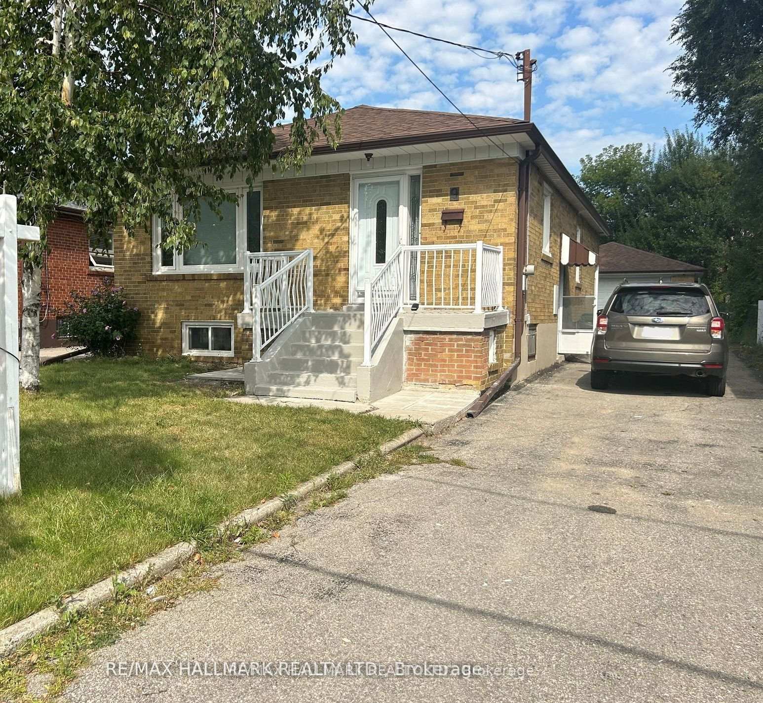 Main - 9 Macleod Street, Toronto W04, ON, exterior