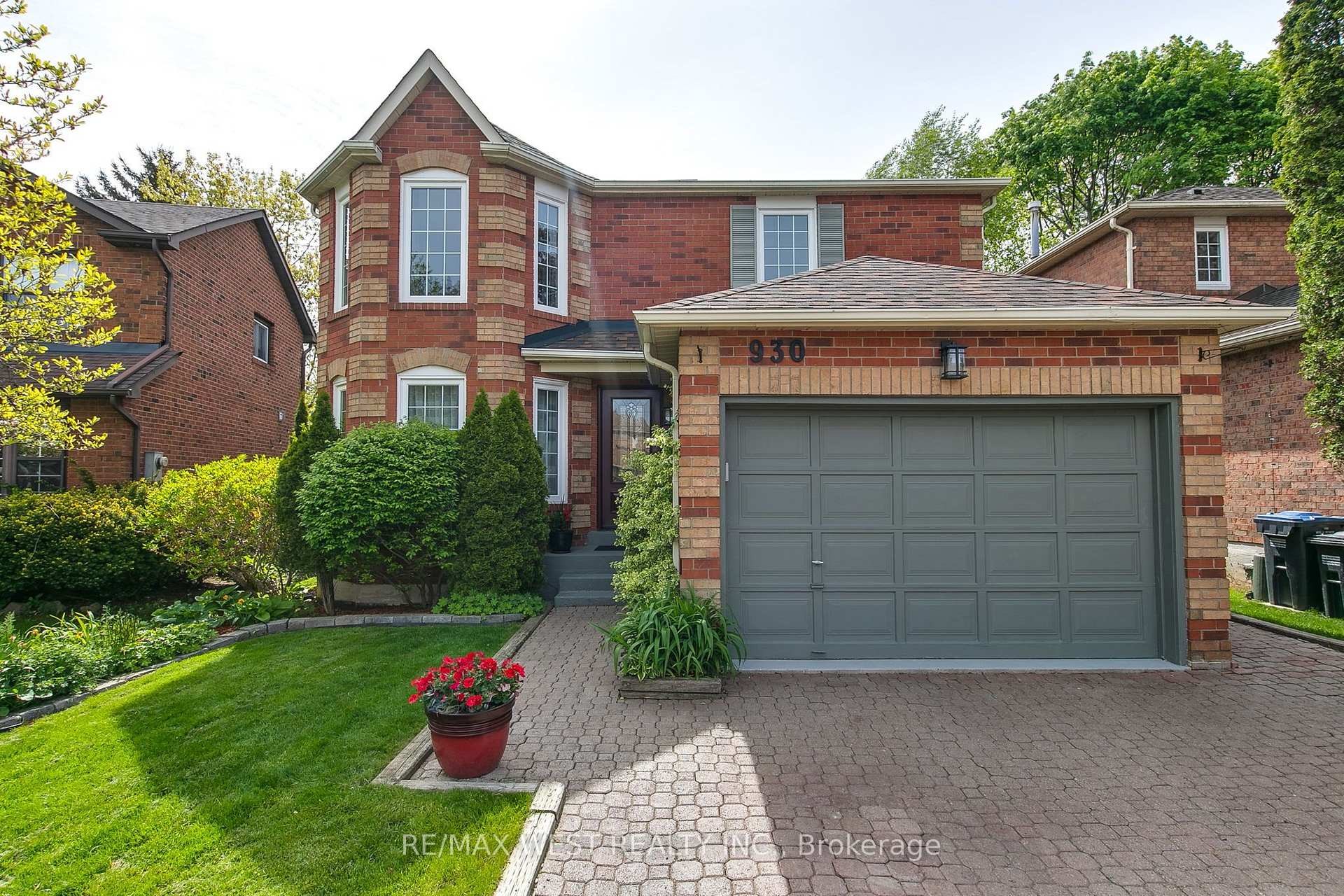 930 Maramis Court, Mississauga, ON, exterior