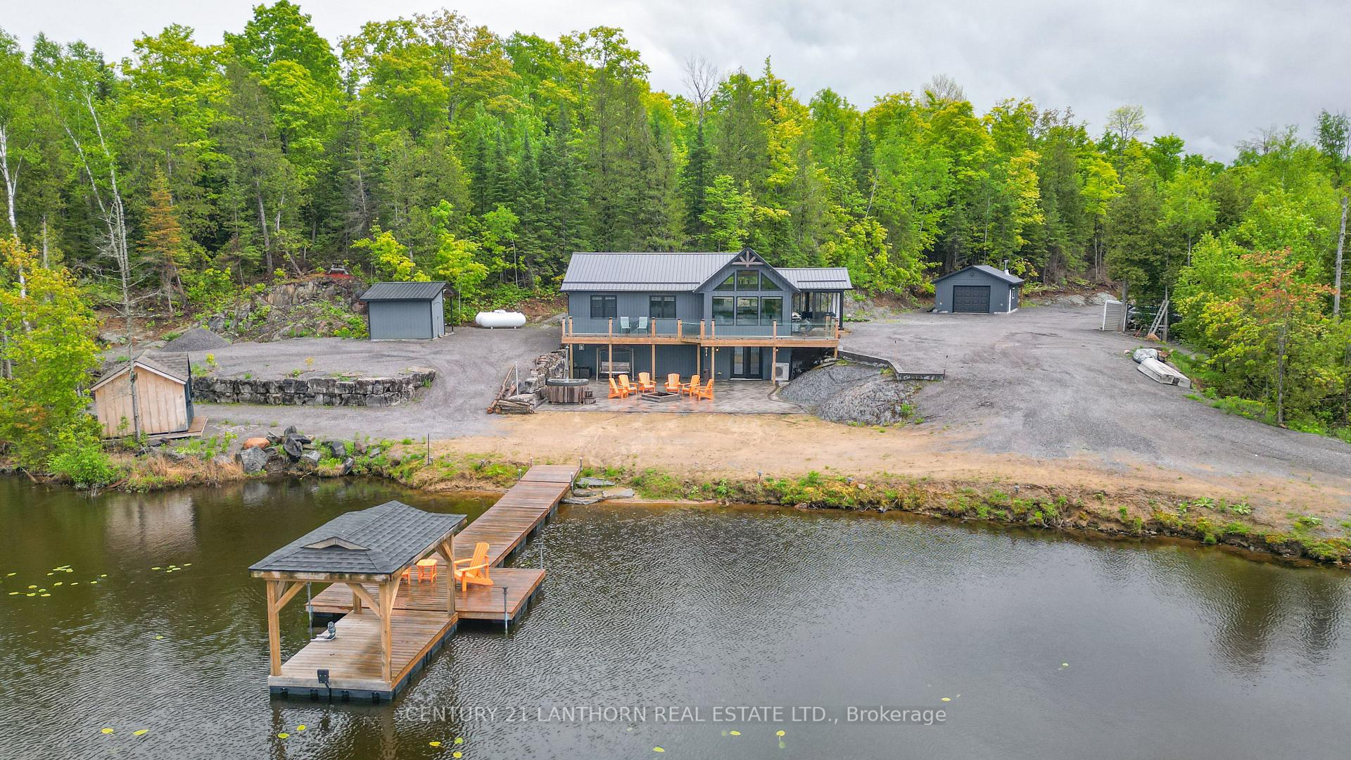 475 South Pine View Ridge Lane, Tudor & Cashel, ON, exterior