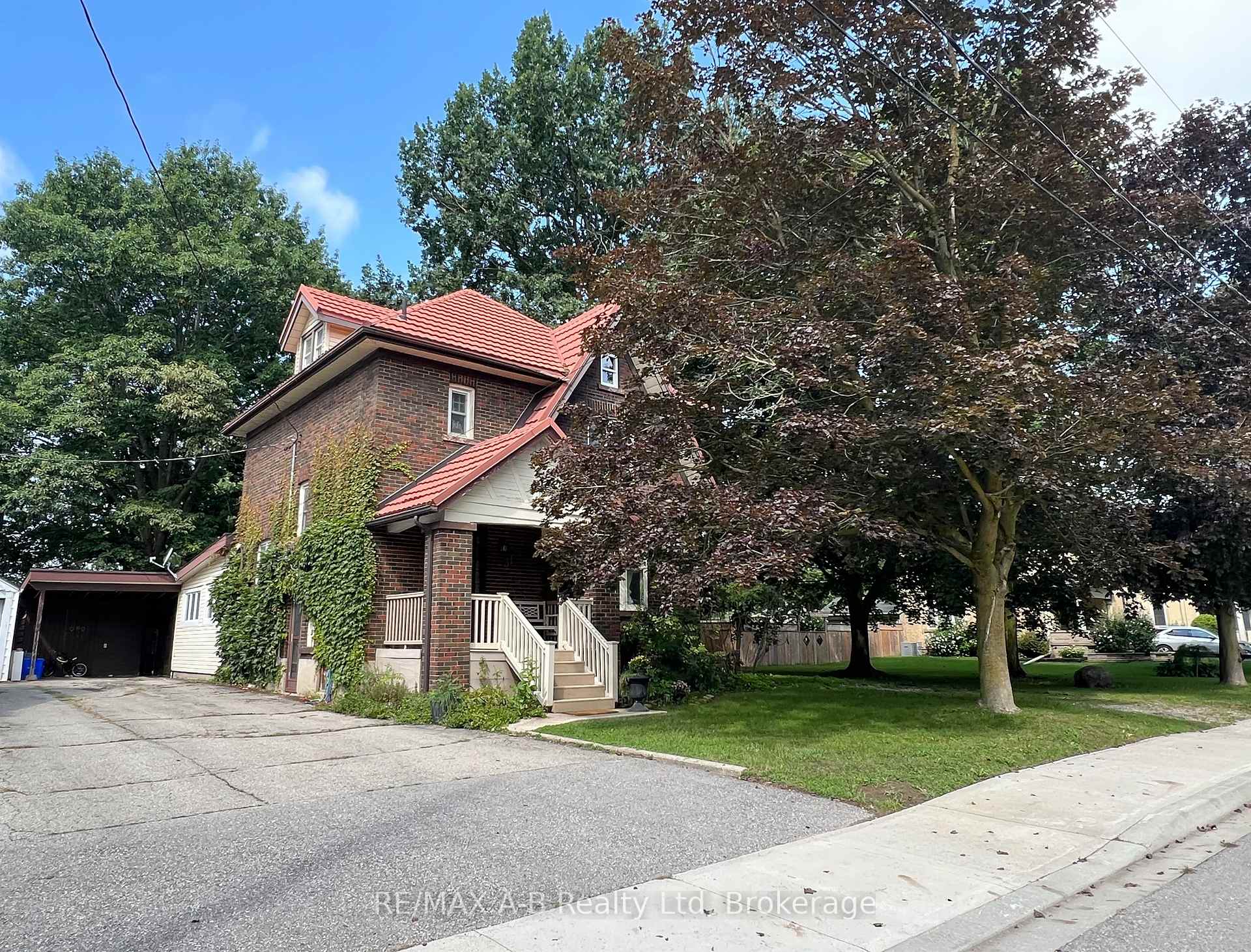 31 John Street, East Zorra-Tavistock, ON, exterior