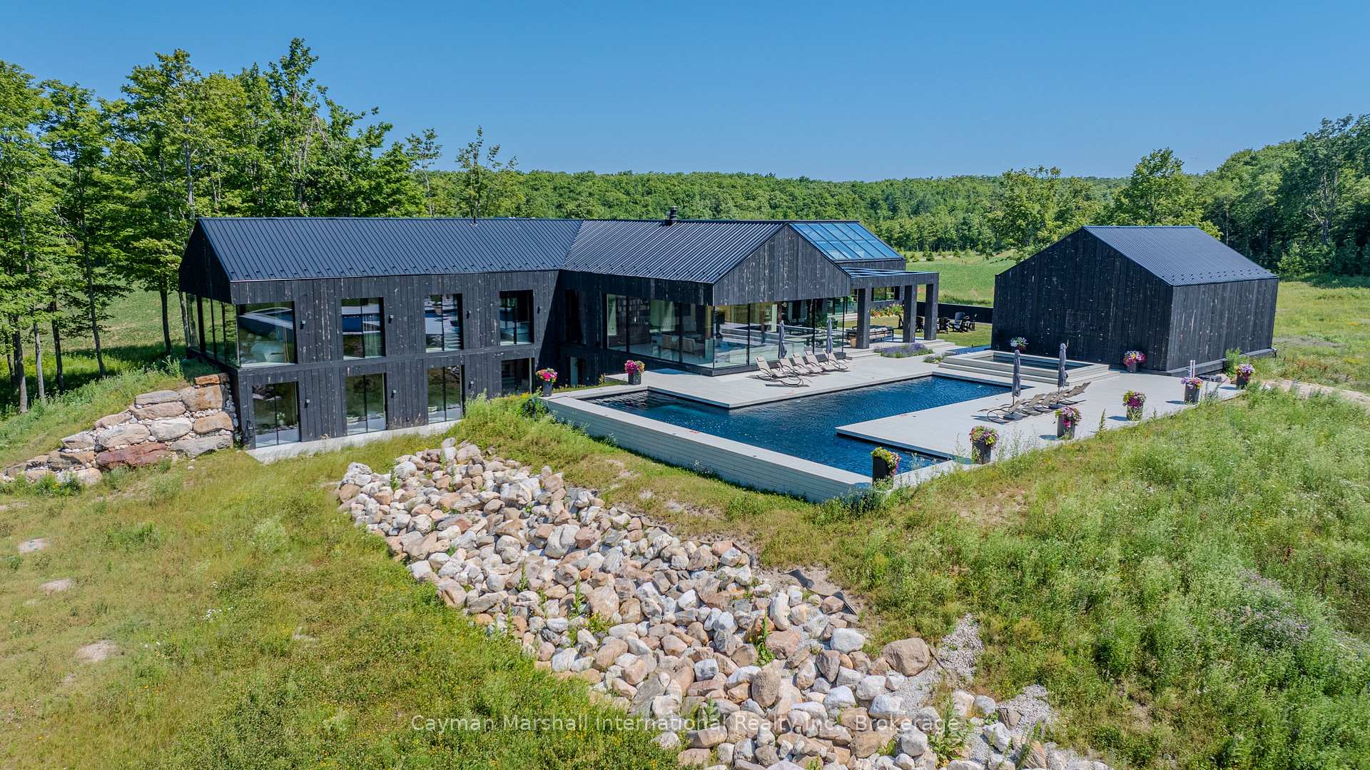 595474 4th Line, Blue Mountains, ON, exterior
