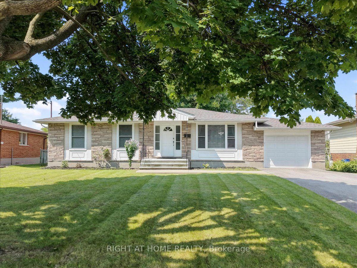 43 Monarch Park Drive, St. Catharines, ON, exterior