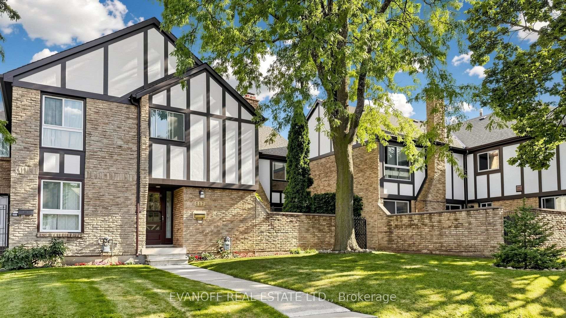 11 - 117 Burrows Hall Boulevard, Toronto E11, ON, exterior