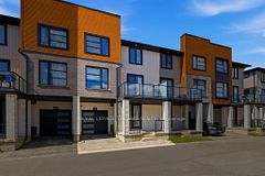 954 West Village Square, London North, ON, exterior