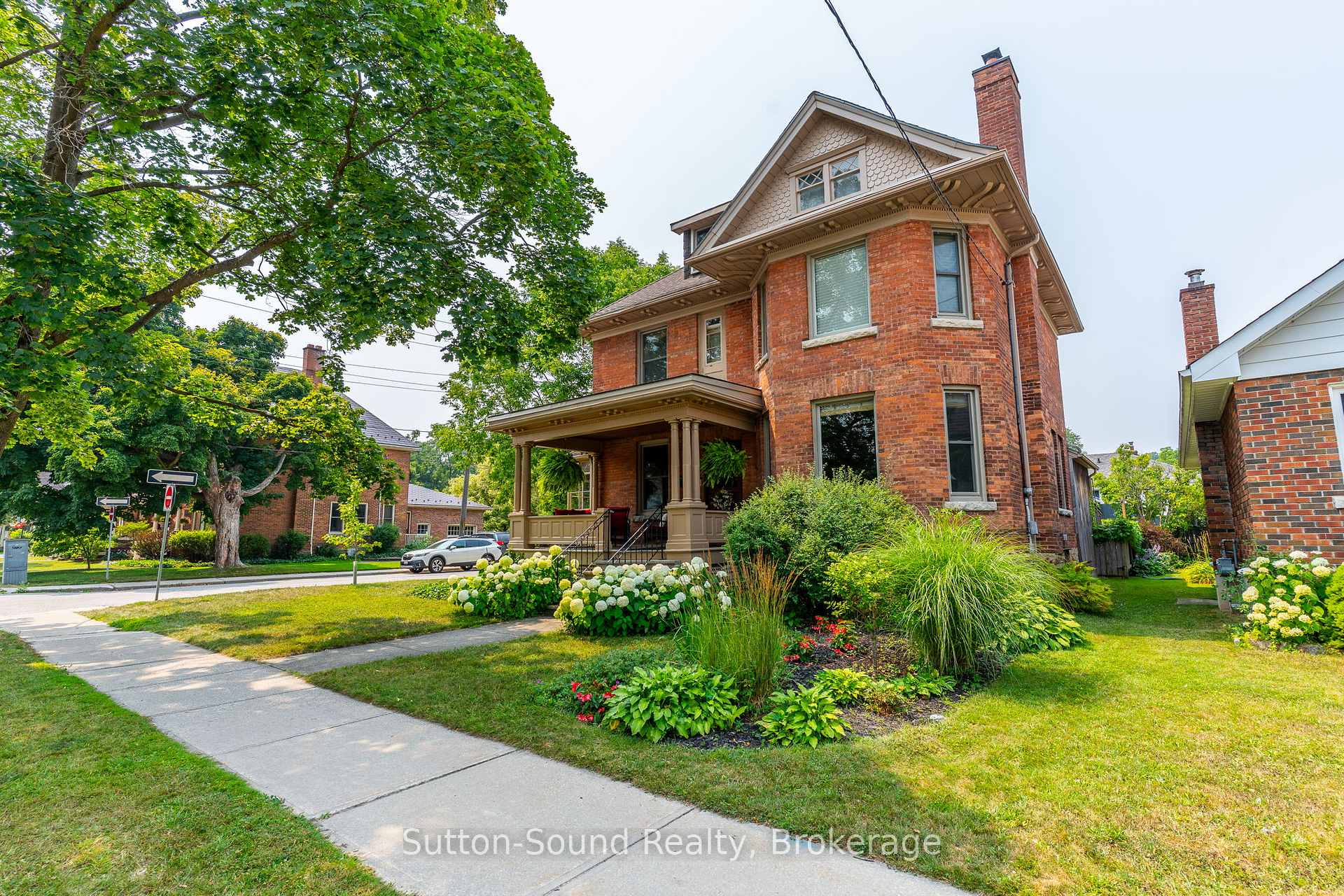 1304 4th Avenue W, Owen Sound, ON, exterior