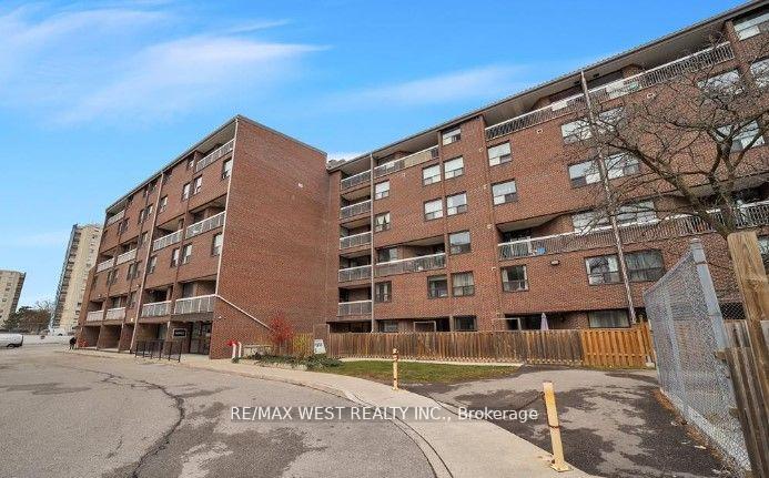 306 - 4062 Lawrence Avenue E, Toronto E10, ON, exterior