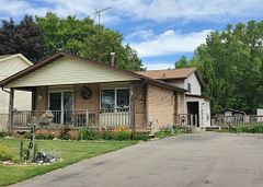 140 Main Street, St. Clair, ON, exterior