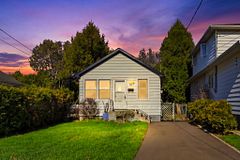 86 Adair Avenue S, Hamilton, ON, exterior