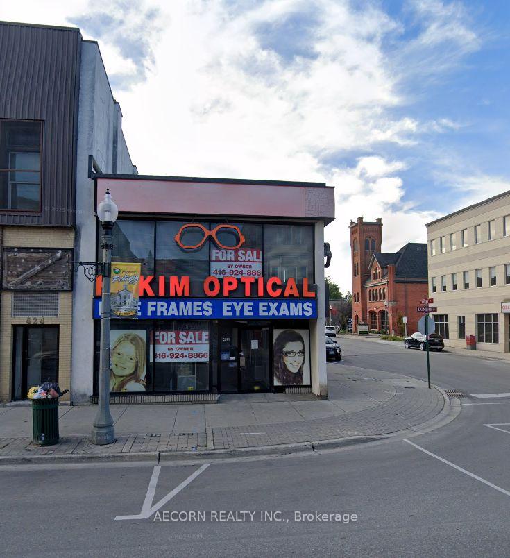 422 Dundas Street, Woodstock, ON, exterior