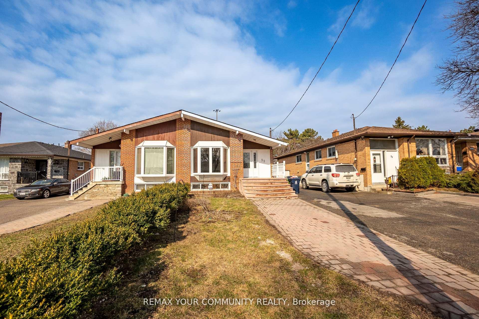 32 Marbury Crescent, Toronto C13, ON, exterior