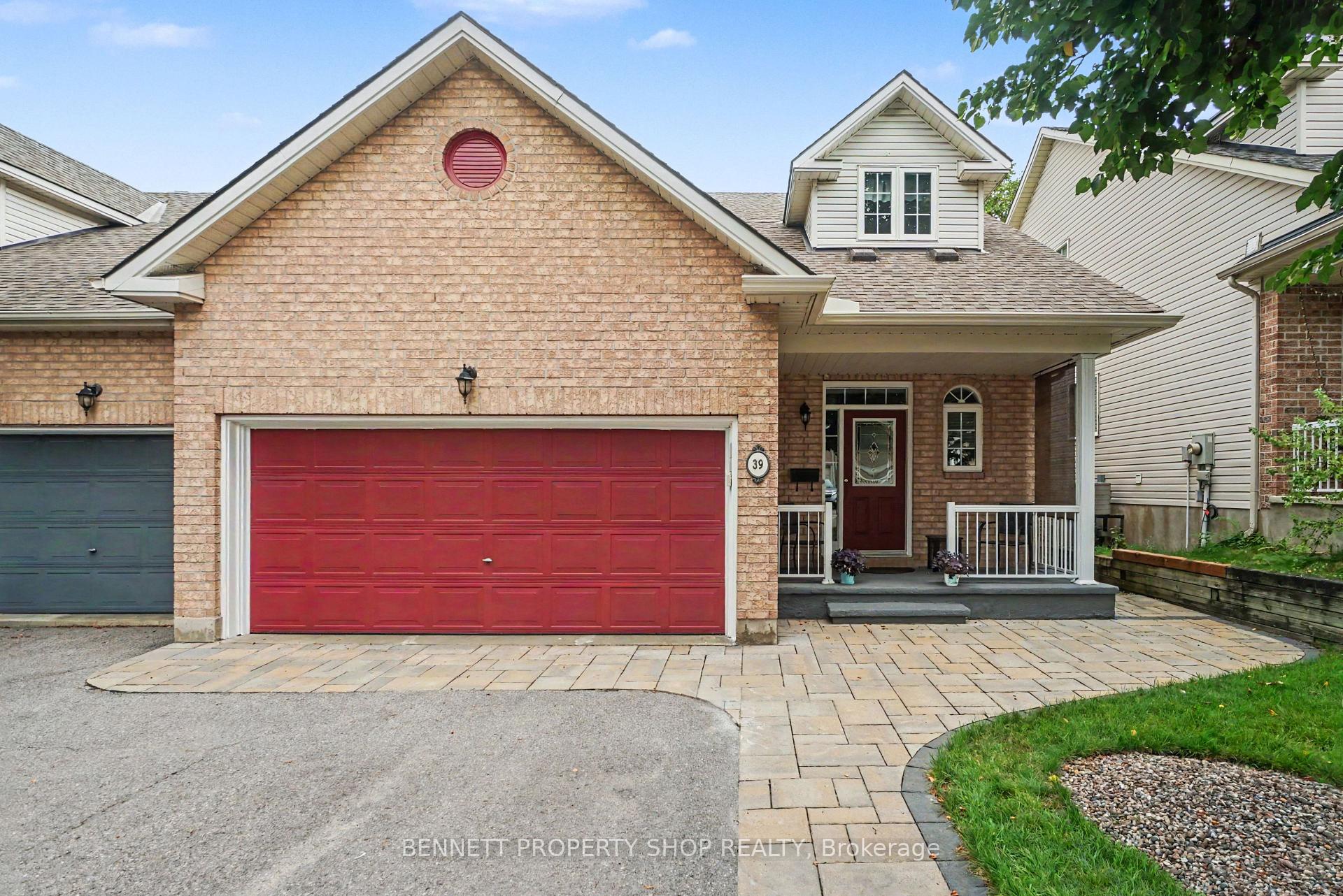 39 Foulis Crescent, Kanata, ON, exterior