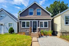 391 Cope Street, Hamilton, ON, exterior
