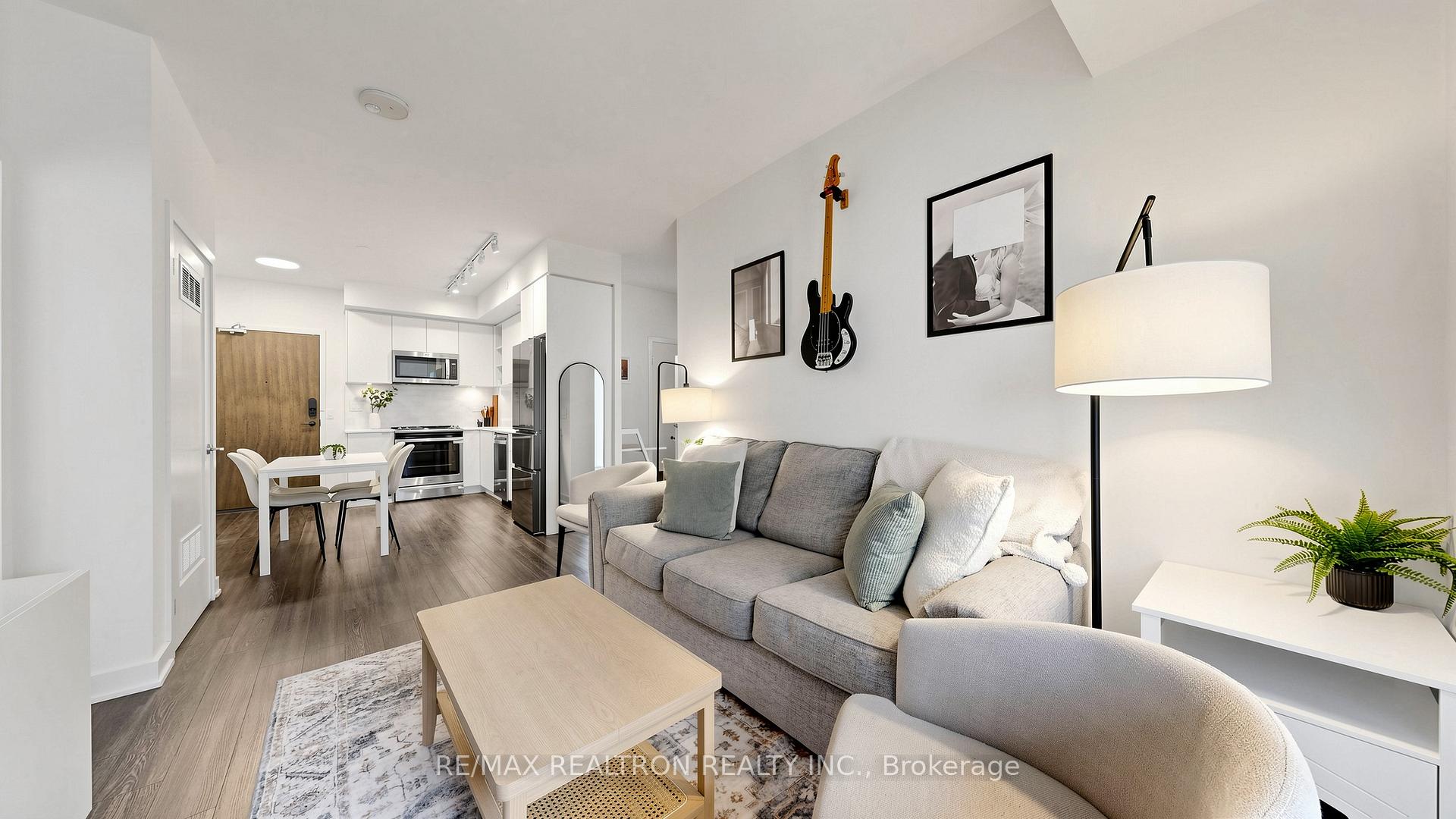 216 - 100 Eagle Rock Way, Vaughan, ON, exterior