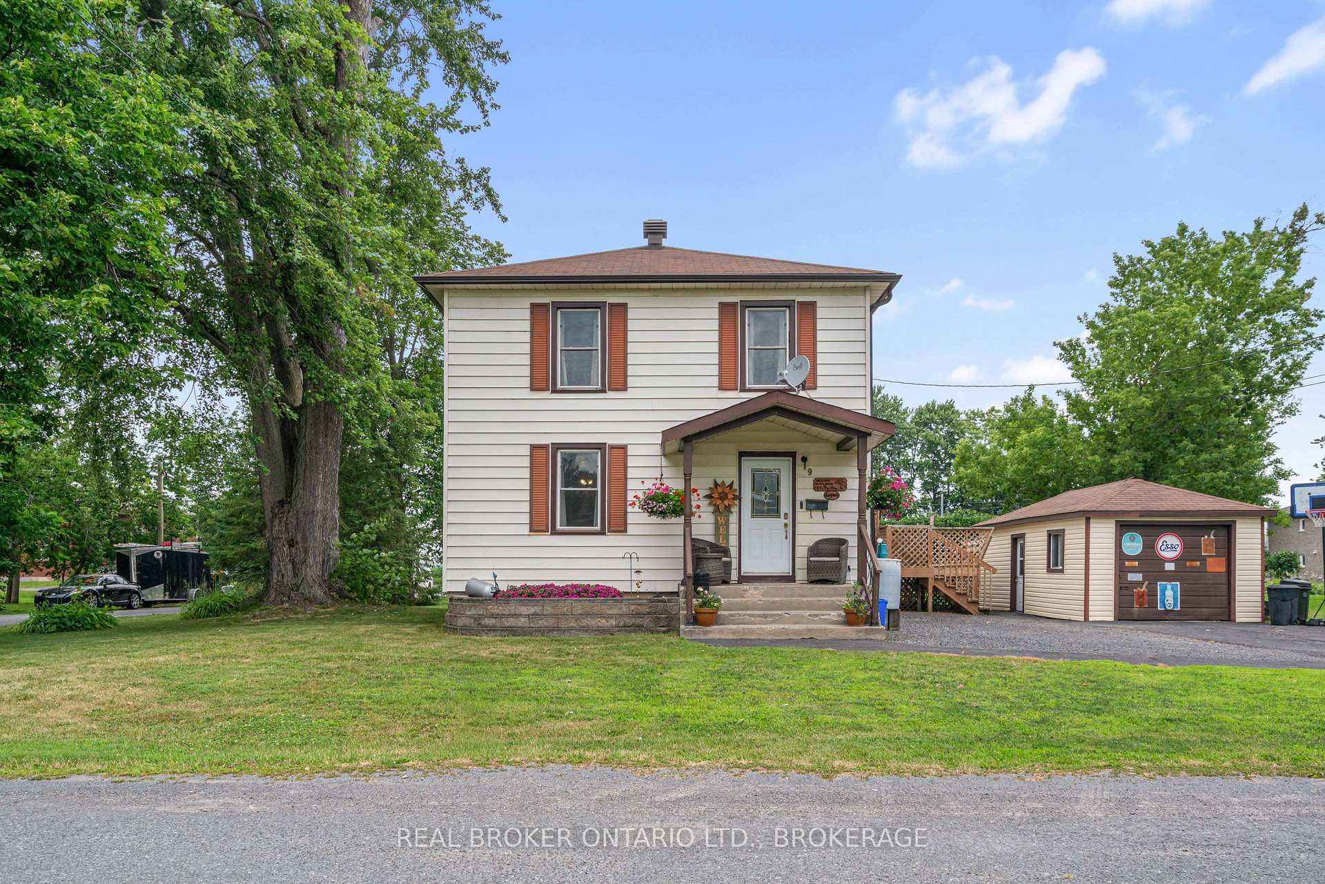 9 Spruce Street, South Glengarry, ON, exterior