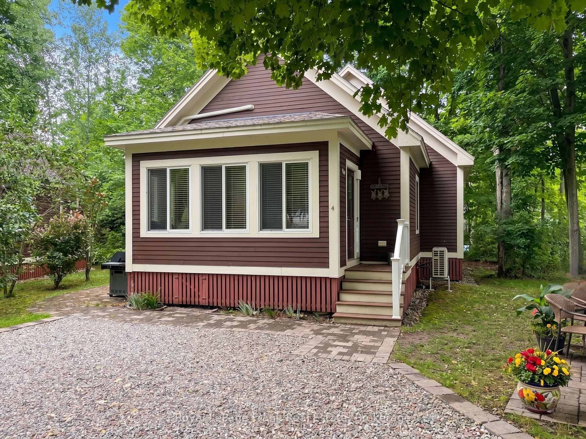 130 - 4 Chipmunk Lane, Prince Edward County, ON, exterior