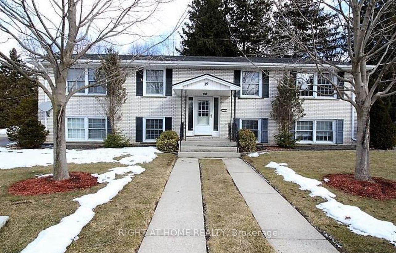 1 - 19 Johnson Place, St. Thomas, ON, exterior