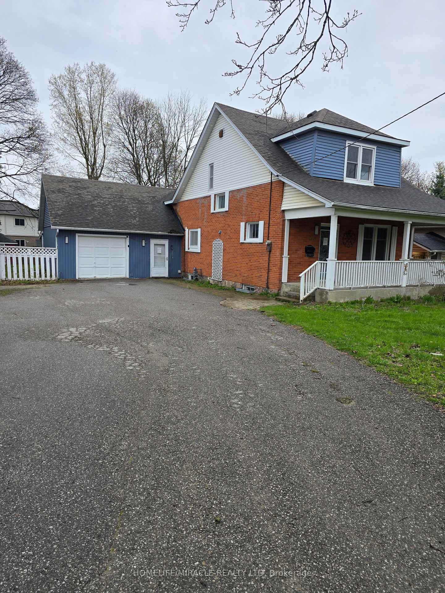 83 Liberty Street N, Clarington, ON, exterior