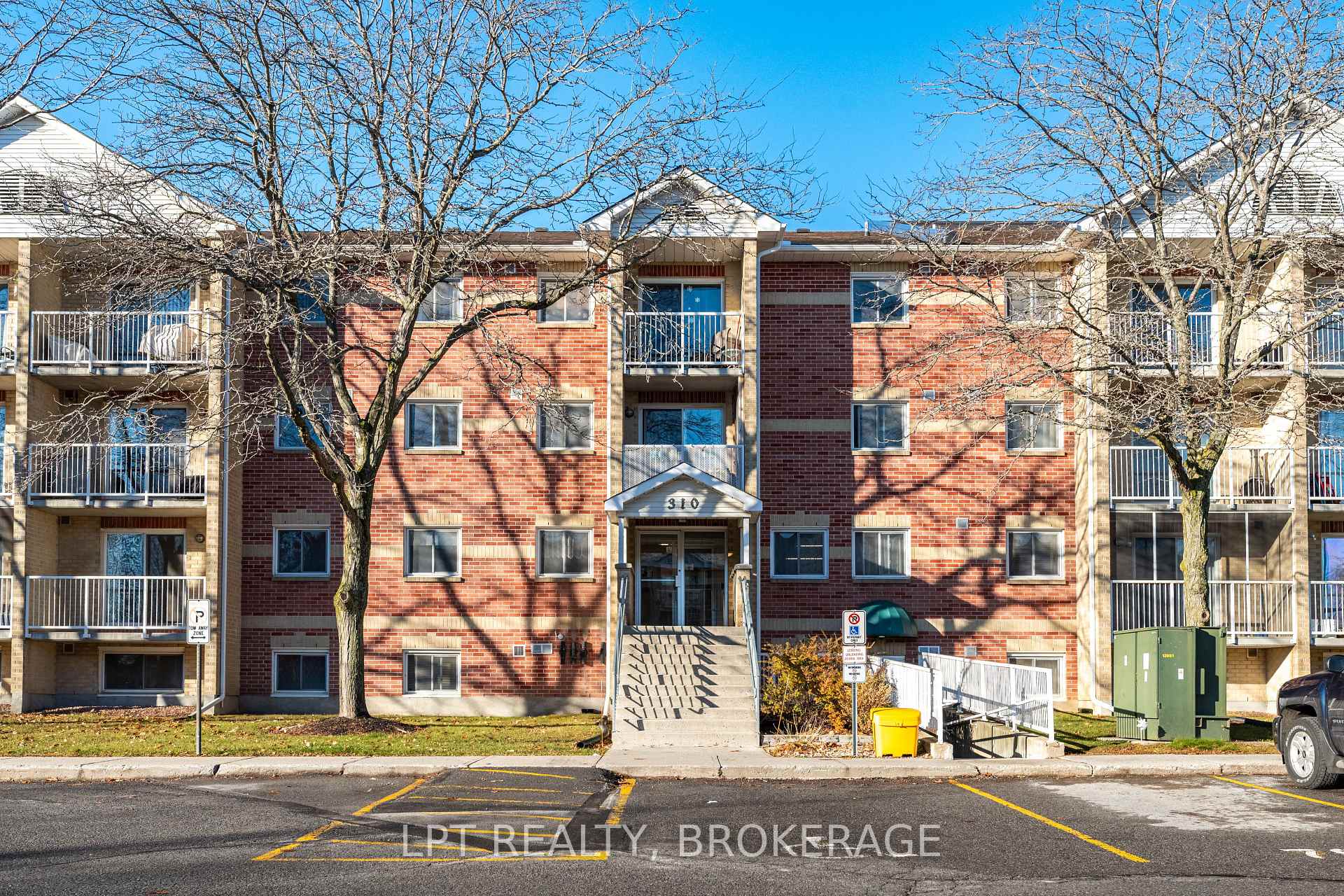 107 - 310 Kingsdale Avenue, Kingston, ON, exterior
