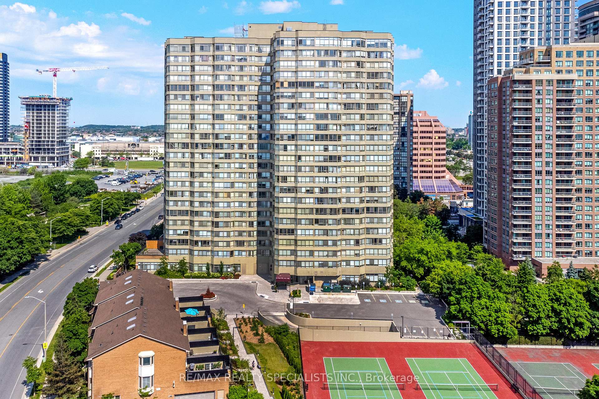 304a - 3605 Kariya Drive, Mississauga, ON, exterior