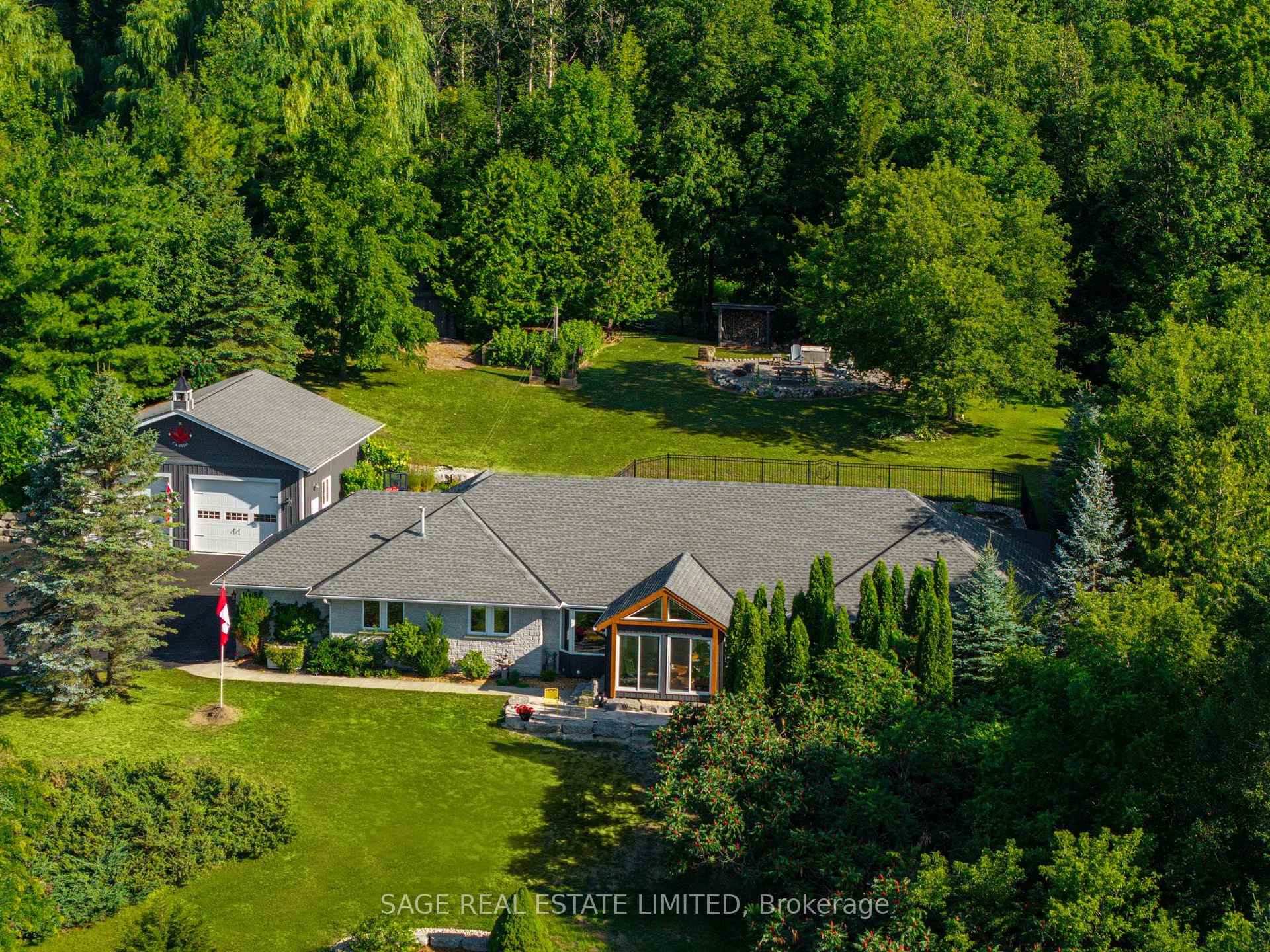 7632 County 9 Road, Clearview, ON, exterior