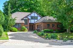 33 Walnut Drive, Guelph, ON, exterior