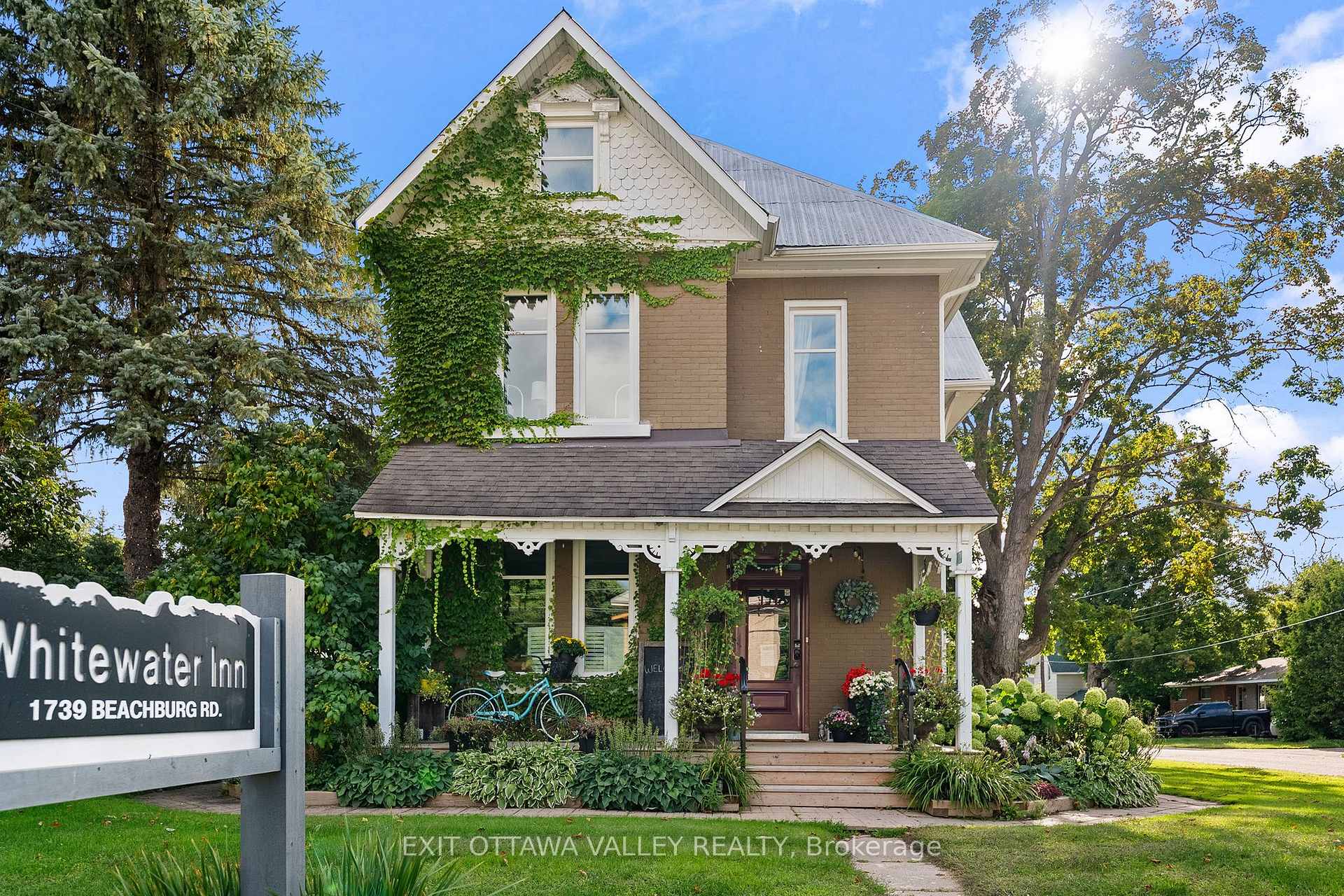 1739 Beachburg Road, Whitewater Region, ON, exterior