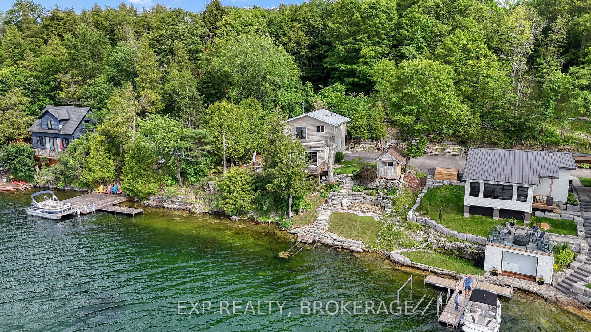 1048 LARK Lane, Frontenac, ON, exterior