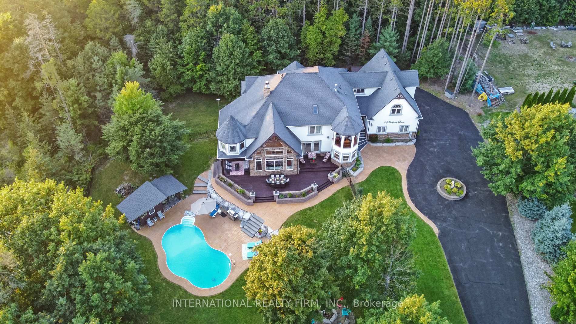 6 Pinehurst Lane, Springwater, ON, exterior