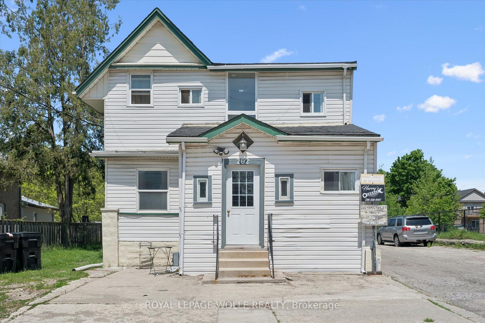 202 Breithaupt Street, Kitchener, ON, exterior
