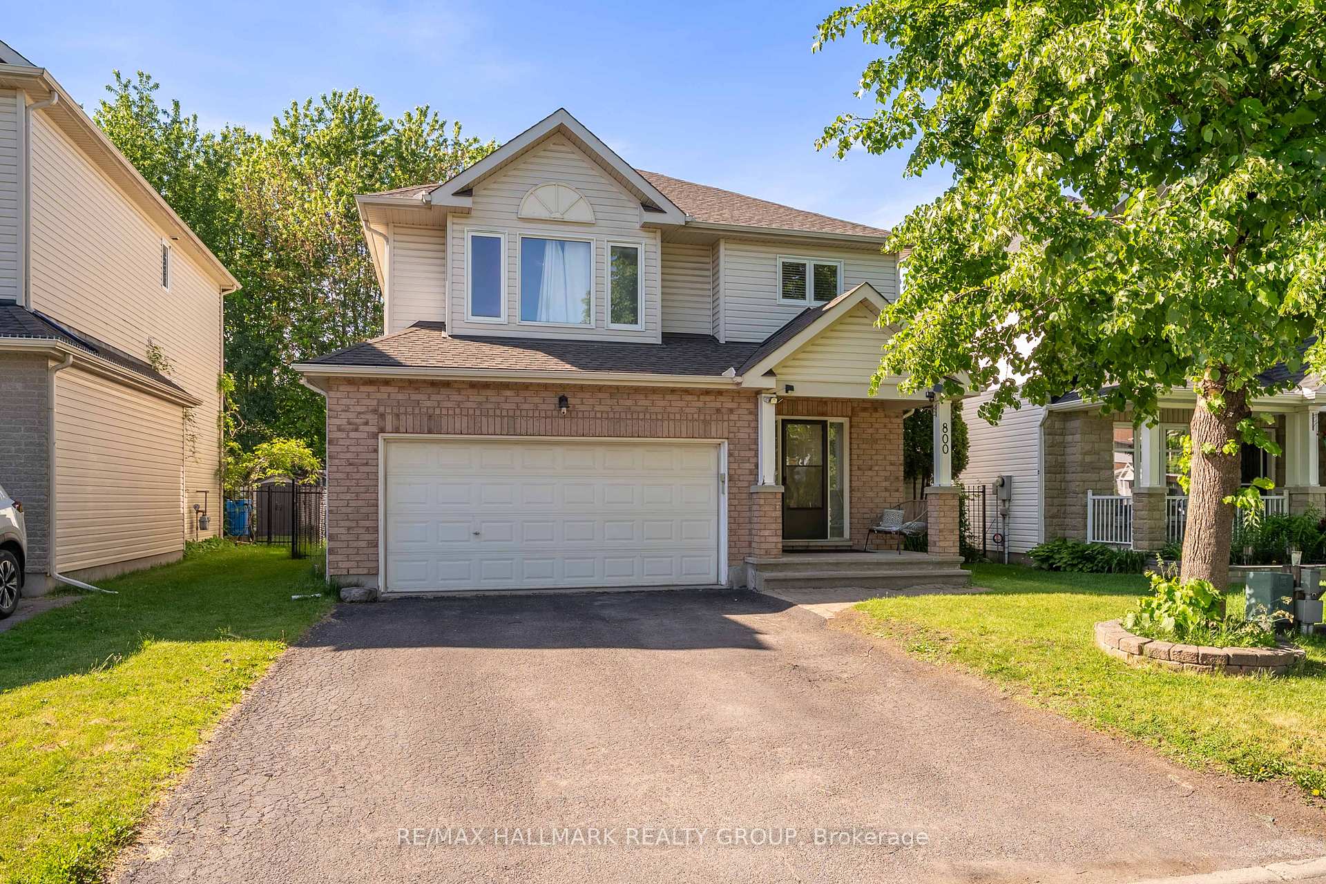 800 Long Point Circle, Blossom Park - Airport and Area, ON, exterior