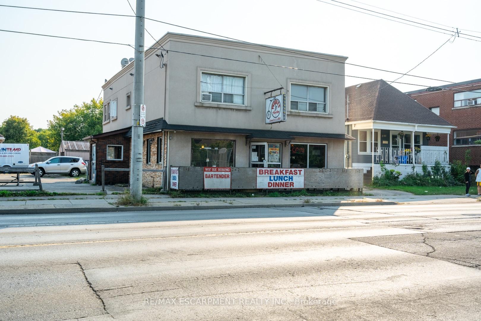 1490 Barton Street E, Hamilton, ON, exterior