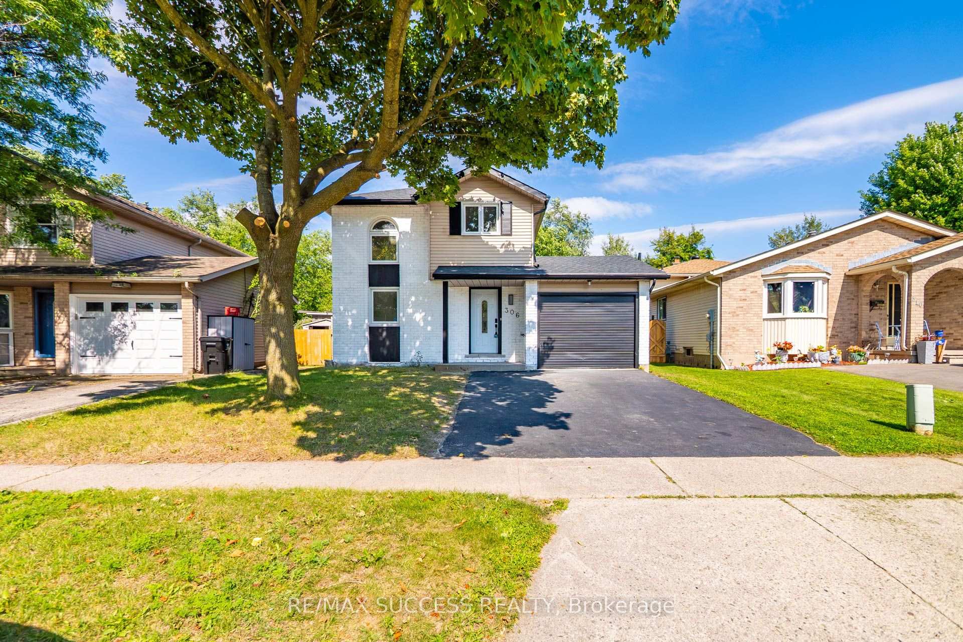 306 Sekura Street, Cambridge, ON, exterior