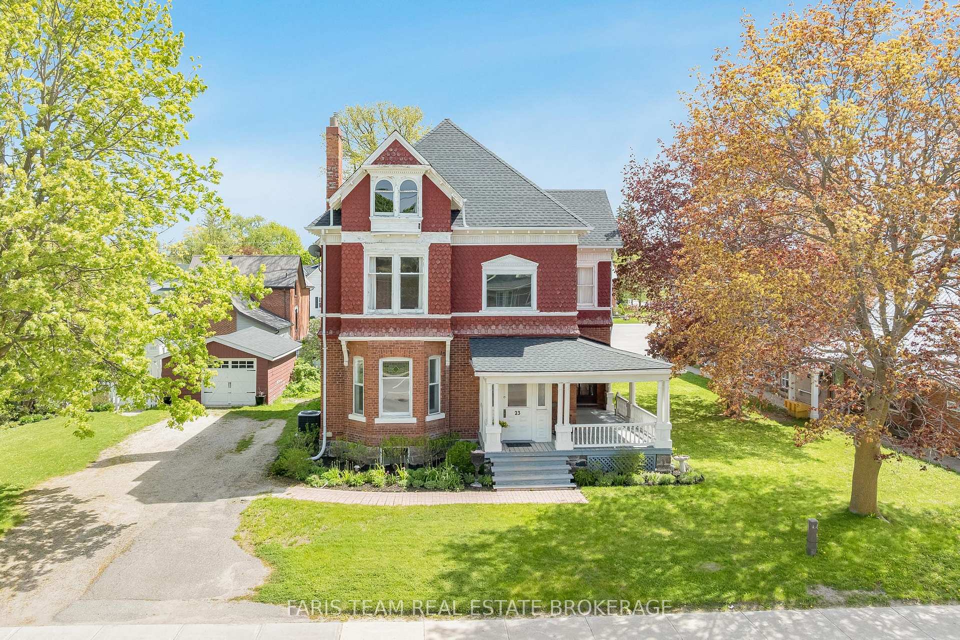 23 Yonge Street S, Springwater, ON, exterior