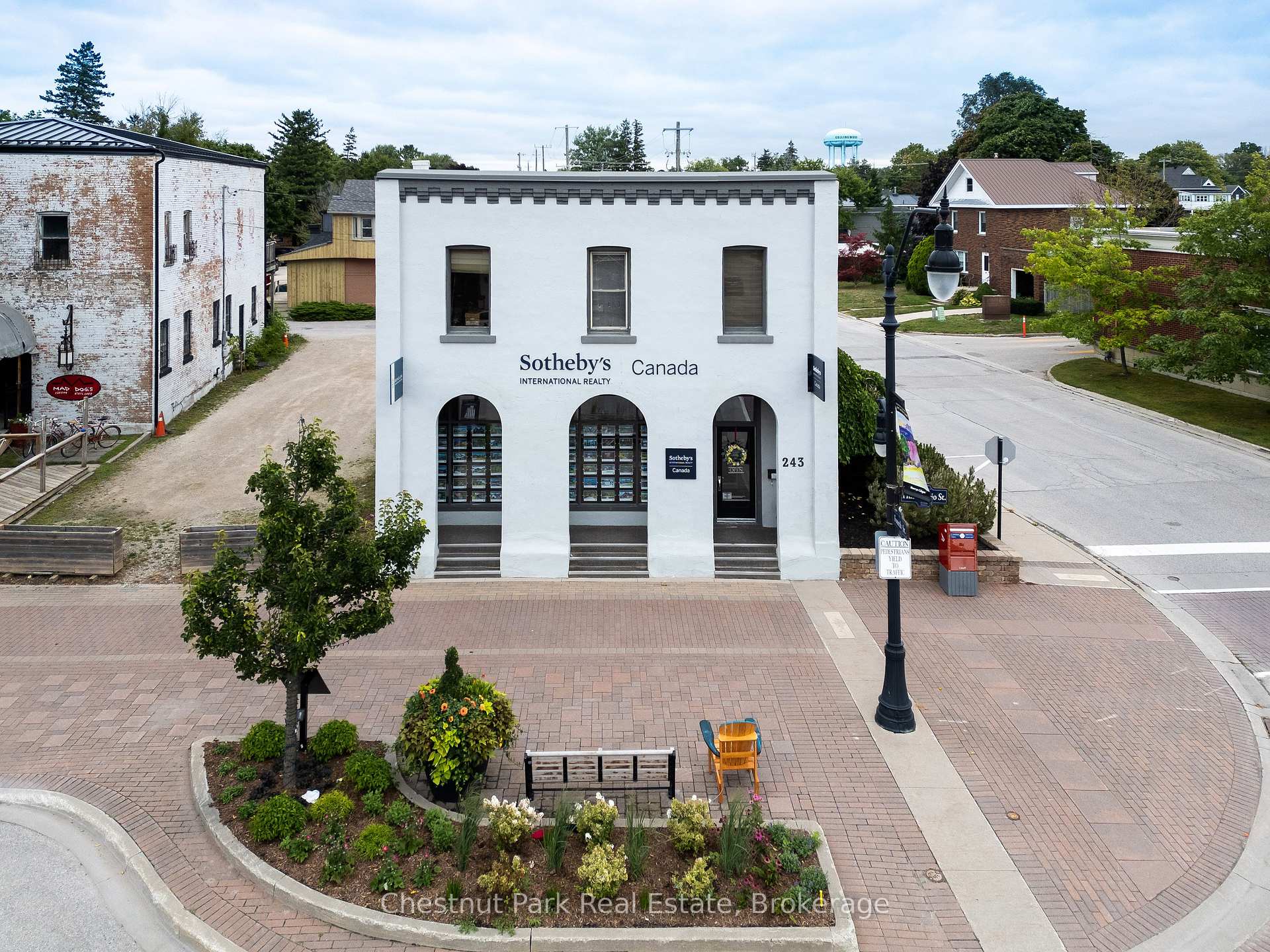 243 Hurontario Street, Collingwood, ON, exterior