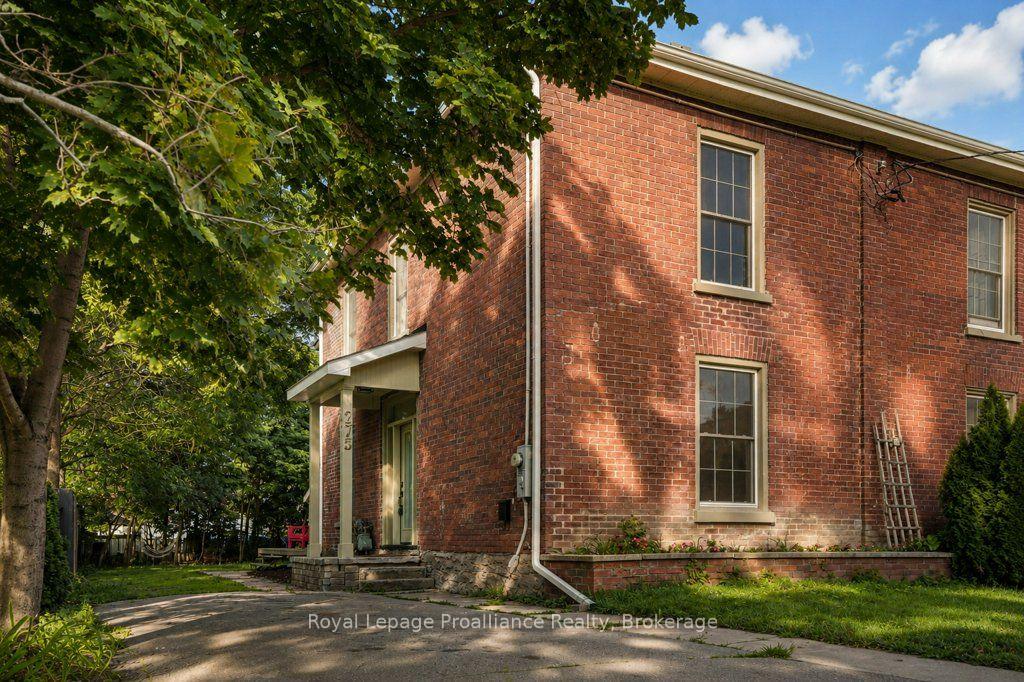 275 Charles Street, Belleville, ON, exterior